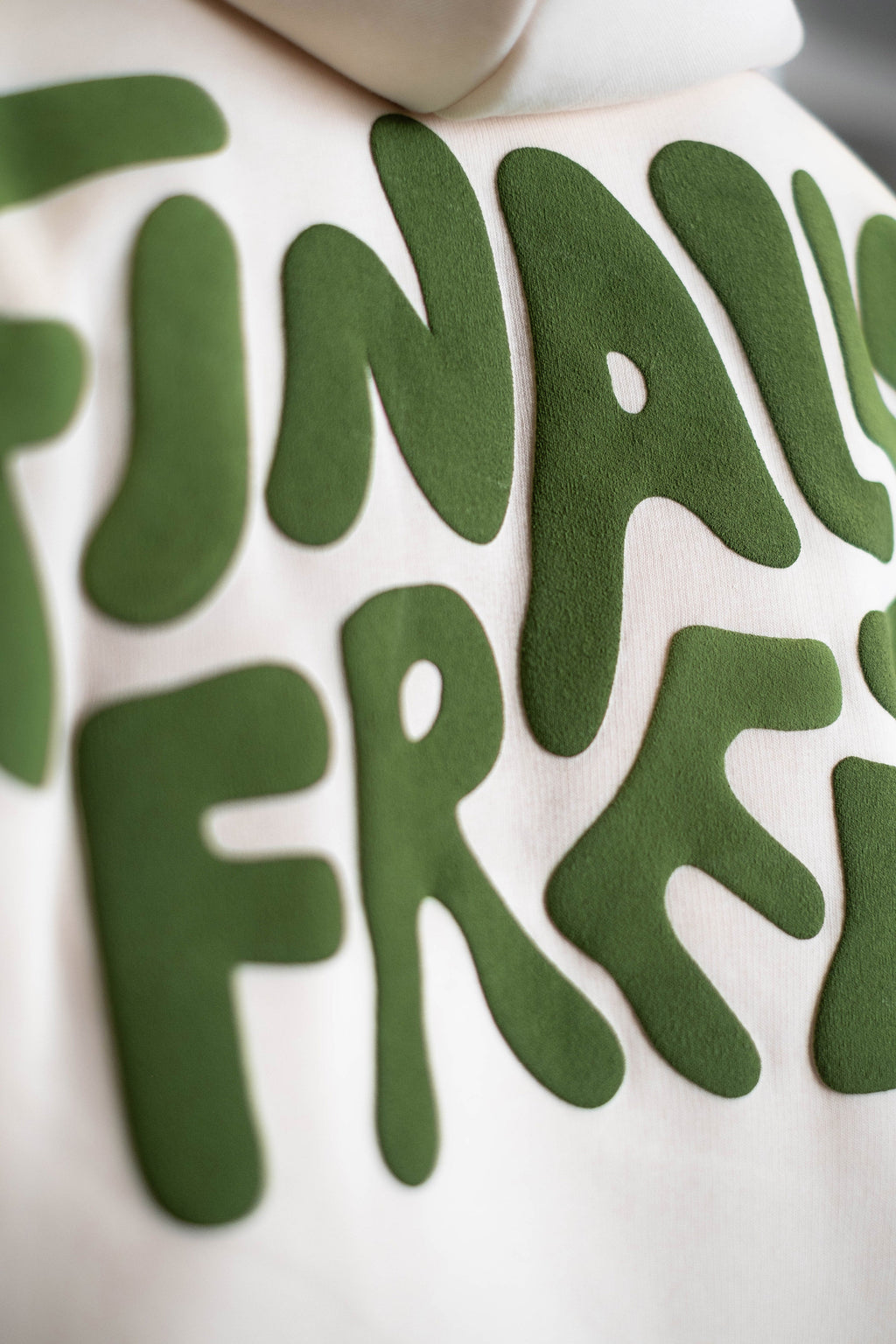 Oversized Hoodie „Finally Free“ - Beige