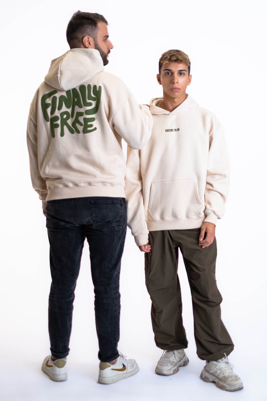 Oversized Hoodie „Finally Free“ - Beige