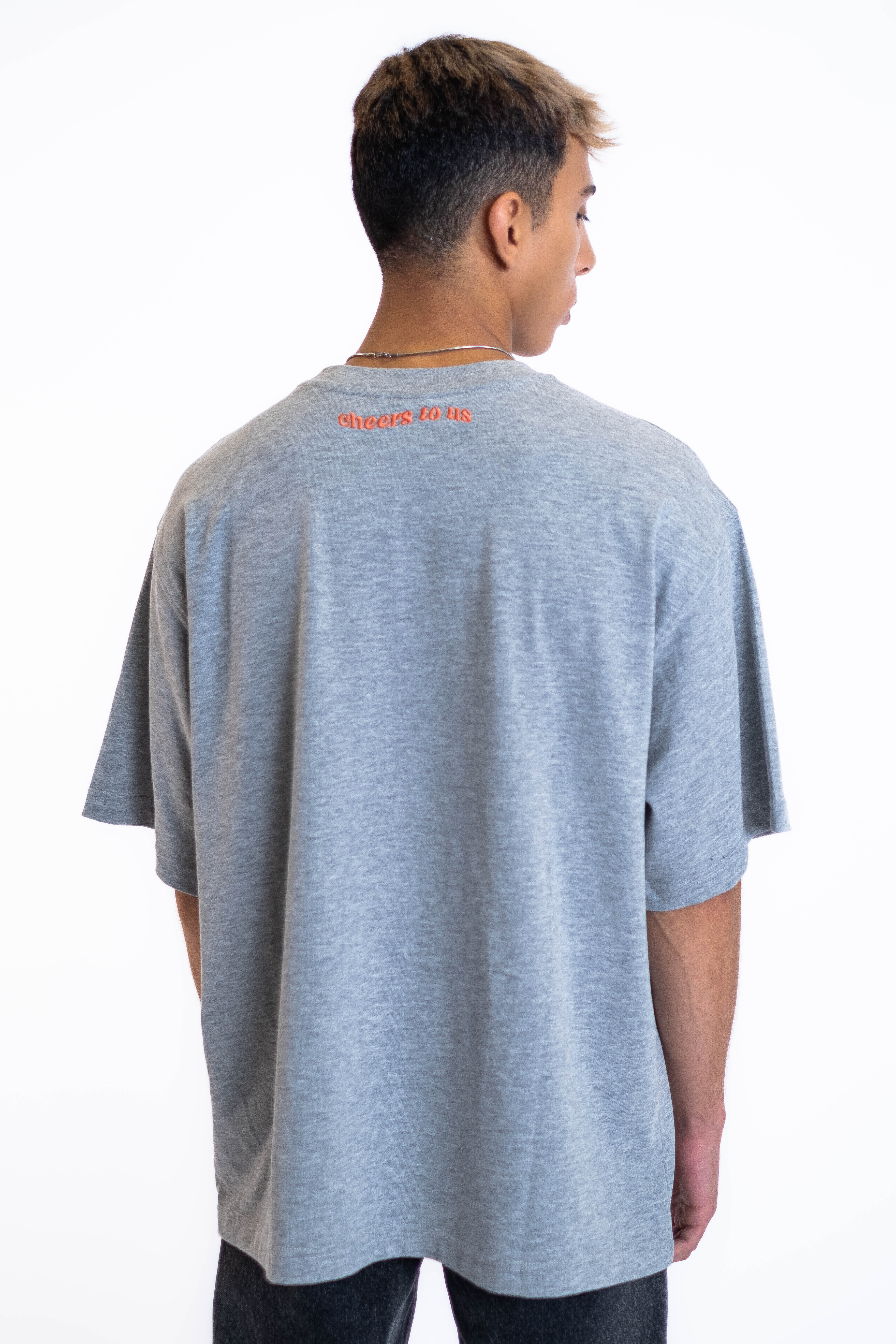 Oversized Tee „Cheers to us“ - Hellgrau