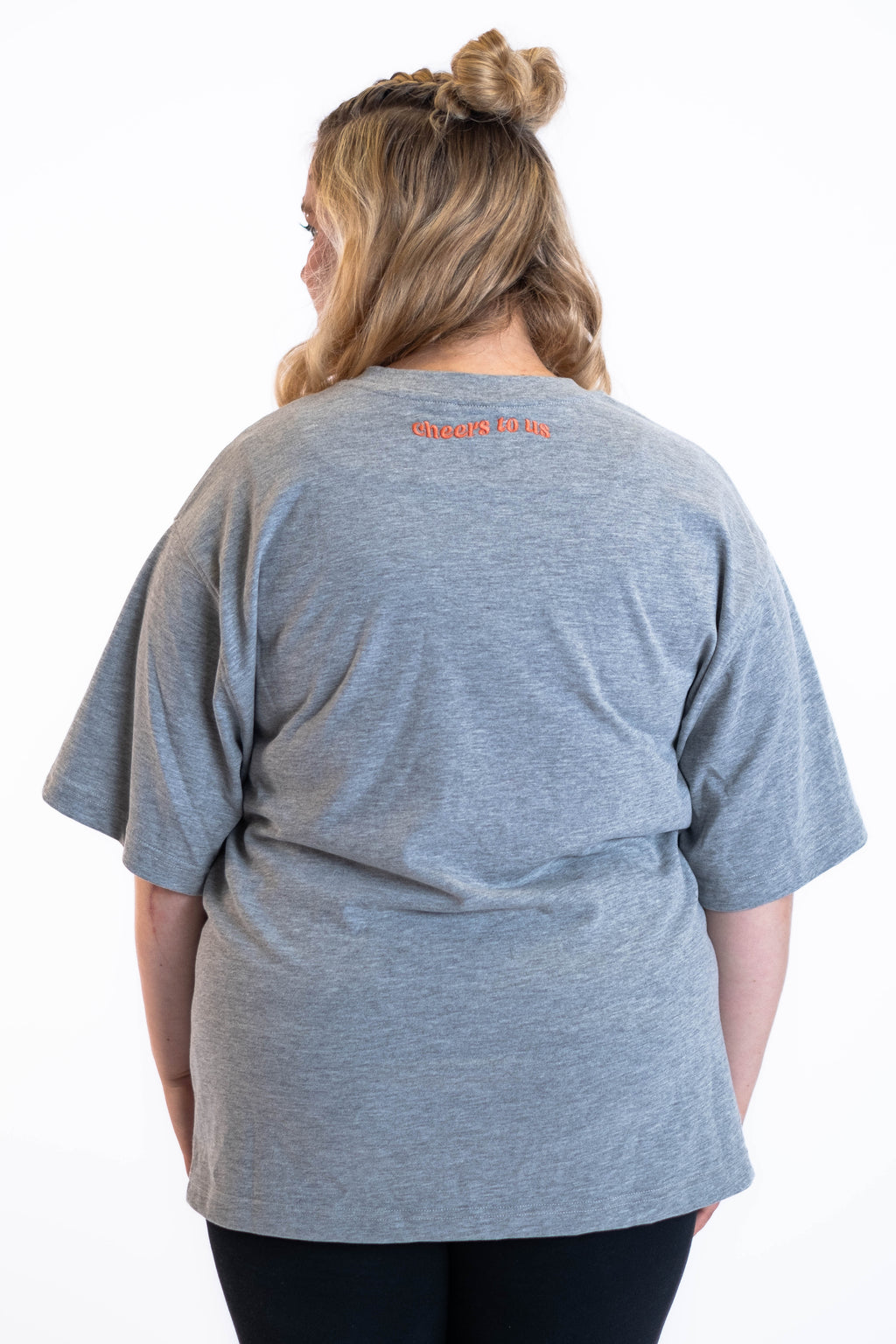 Oversized Tee „Cheers to us“ - Hellgrau