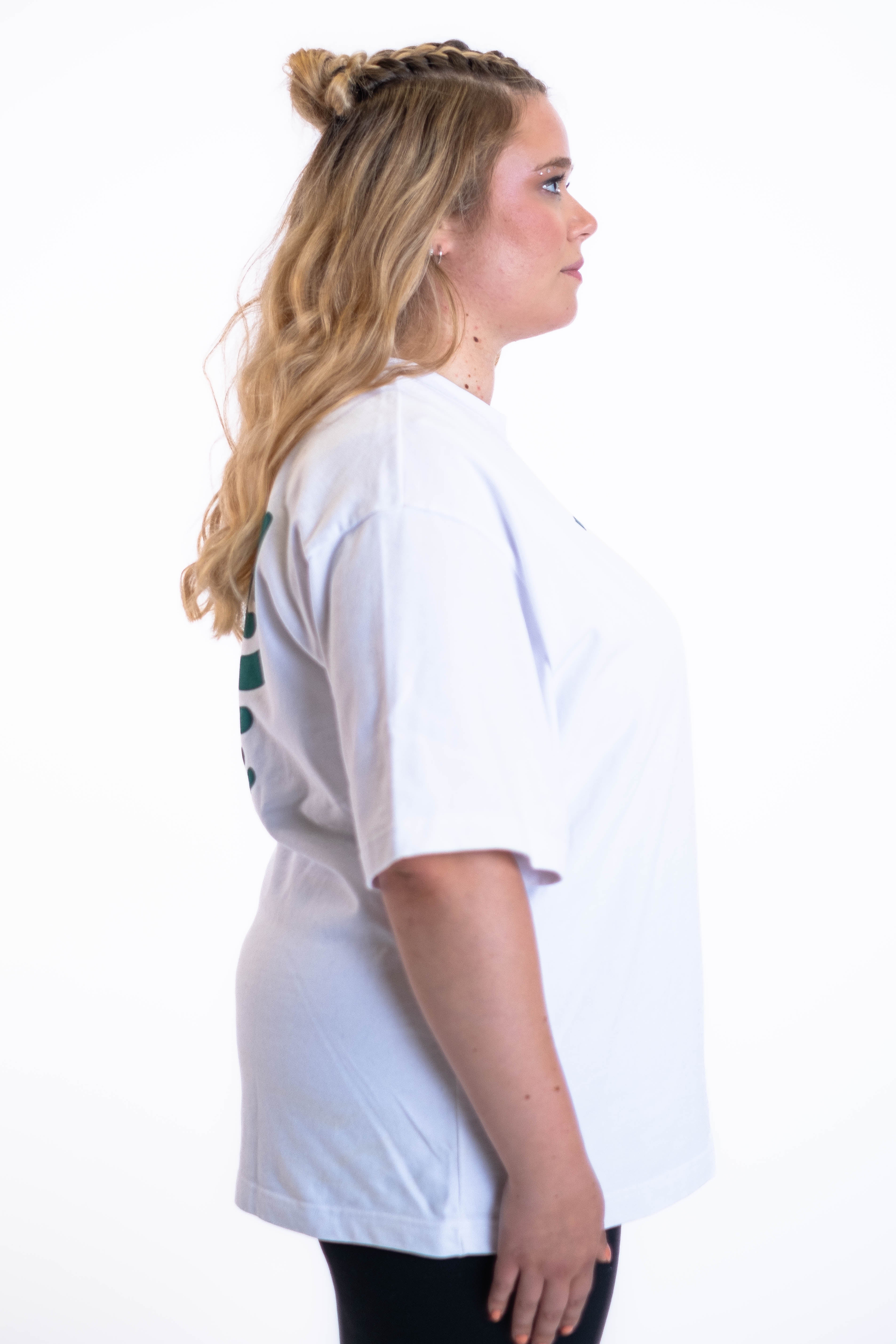 Oversized Tee „Finally Free“ - Weiß