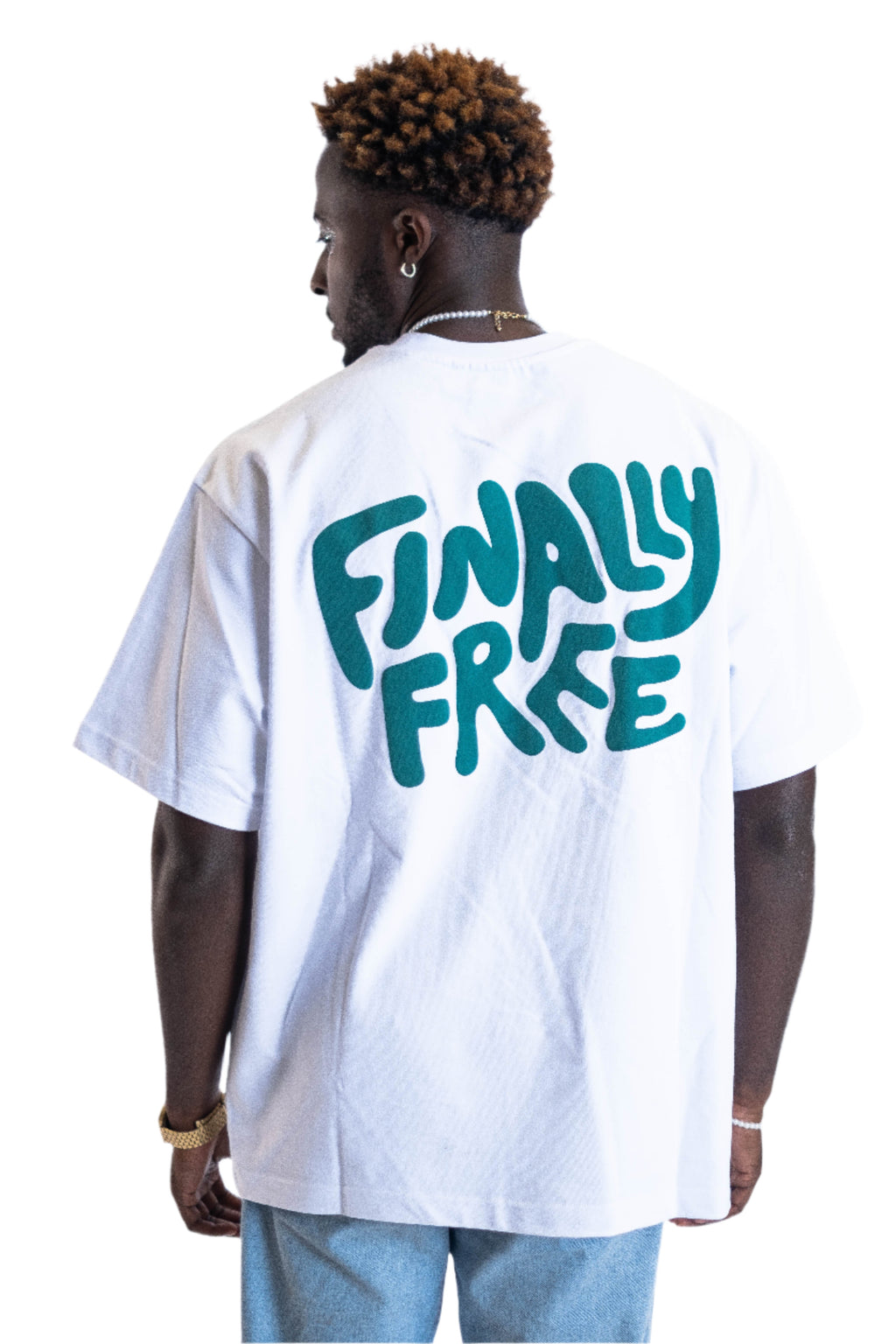 Oversized Tee „Finally Free“ - Weiß