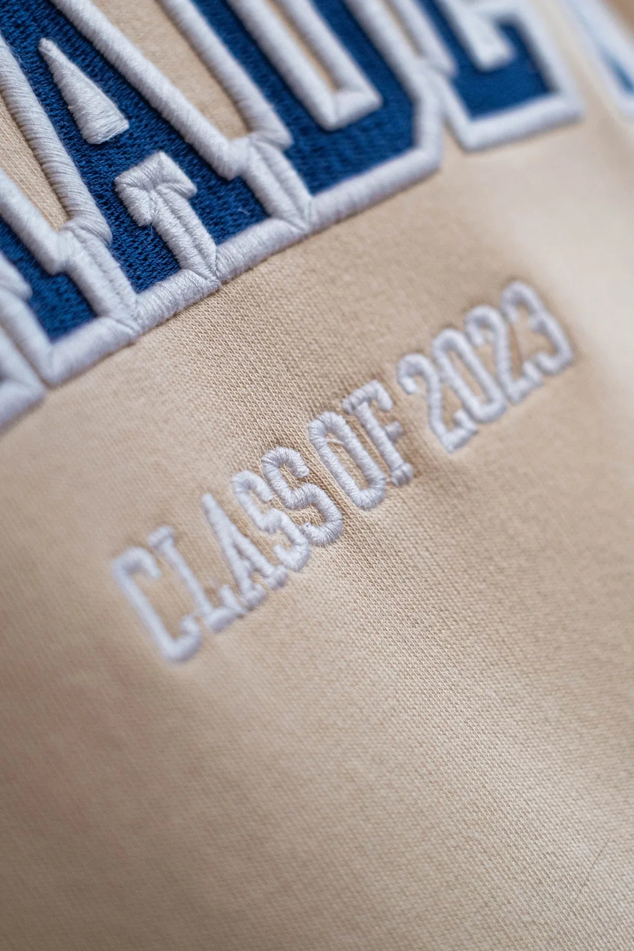 Oversize Hoodie „We made it - Class of 2023“ - Beige