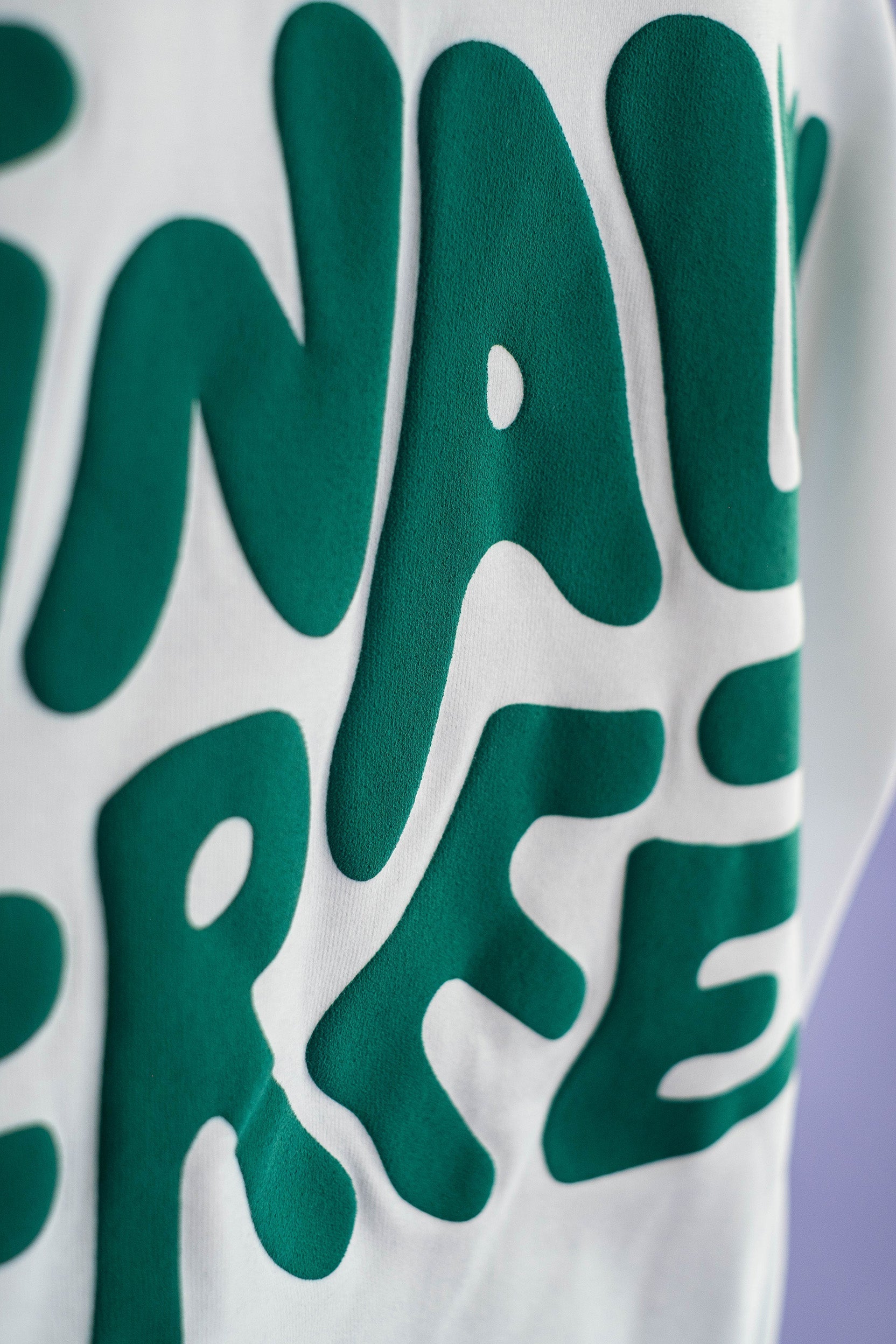 Oversized Tee „Finally Free“ - Weiß